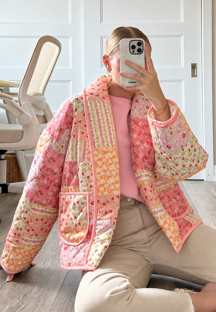 Damesjasje gewatteerd met kleine bloemen en kraag met revers - Zinnia