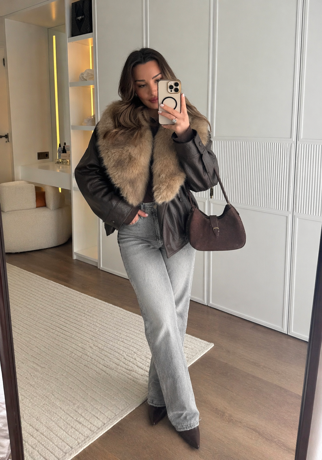 Damesjasje in leerlook met brede bontlook kraag - Nymera