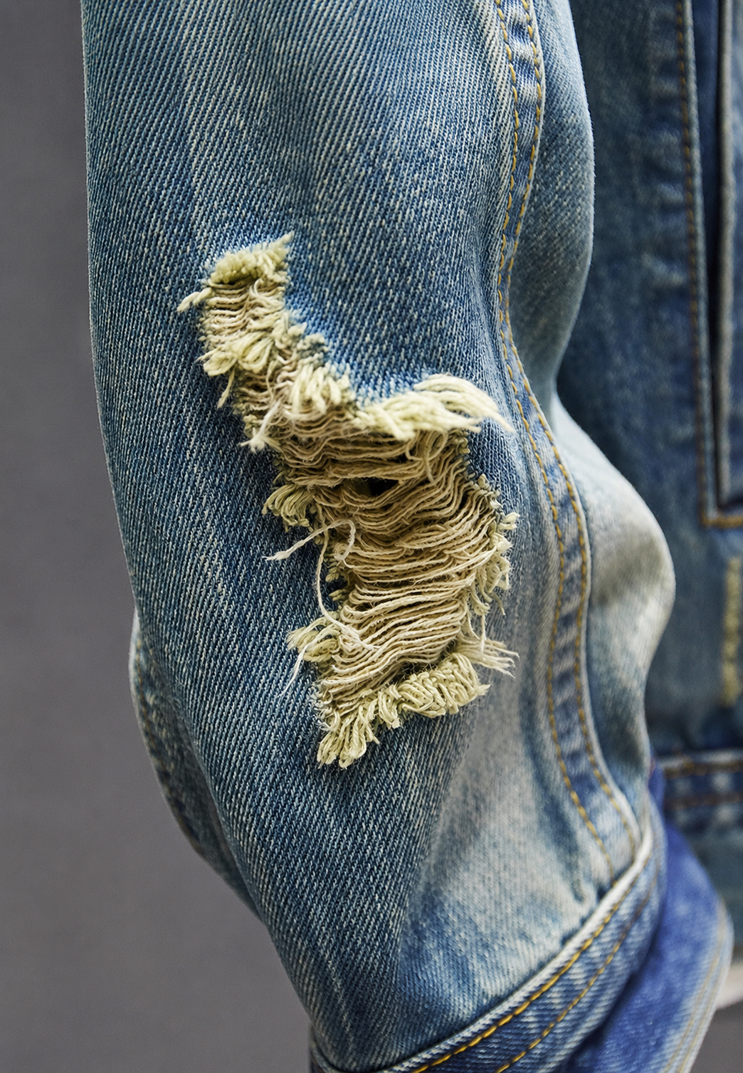 Slim fit herenjeansjasje met scheuren en gewassen effect - Levon