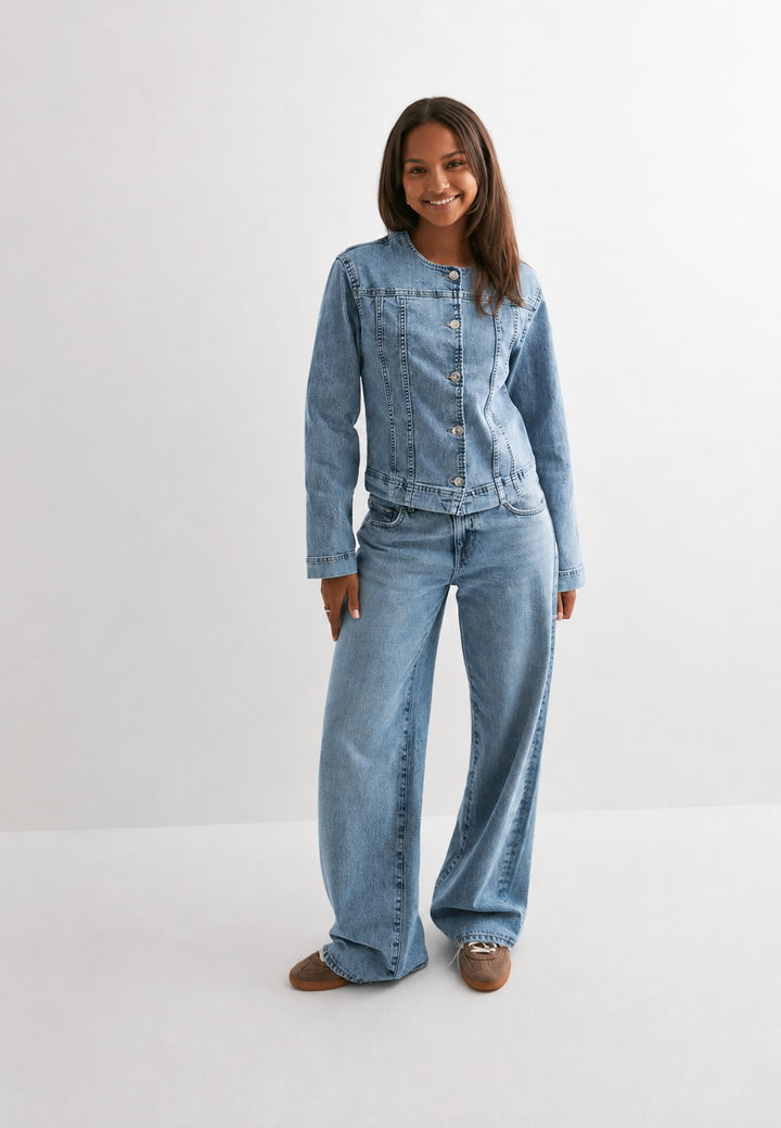 Getailleerd damesjeansjack met ronde hals - Sigrid