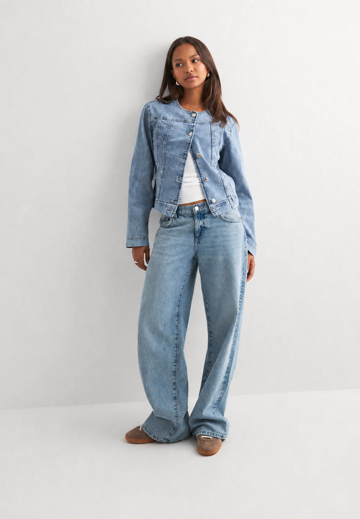 Getailleerd damesjeansjack met ronde hals - Sigrid