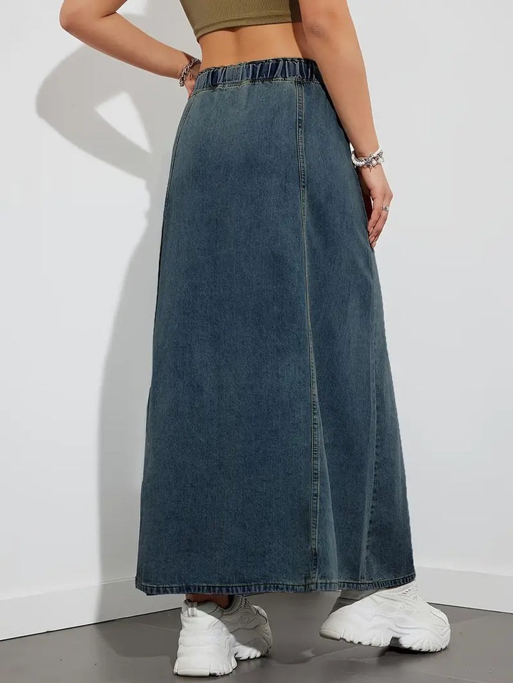 Lange denim rok met verstelbaar trekkoord, comfortabel en veelzijdig, perfect voor een casual en trendy look