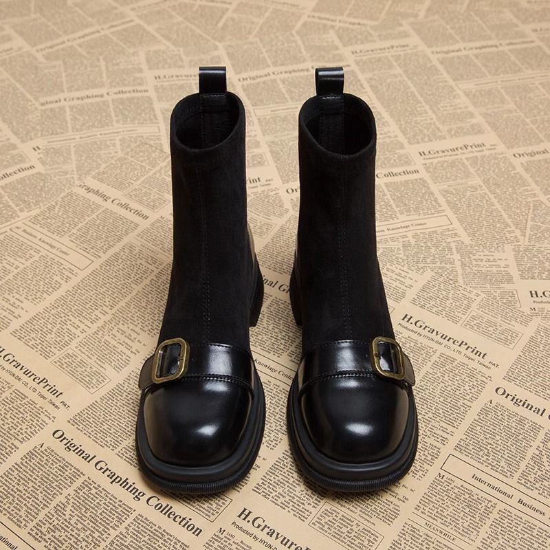 Enkellaarsjes nauwsluitend silhouet decoratieve gesp - Rebeca