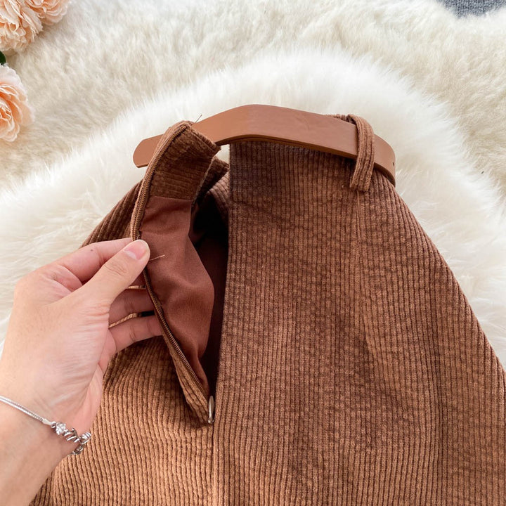 Kokerrok van ribfluweel met riem - Liora