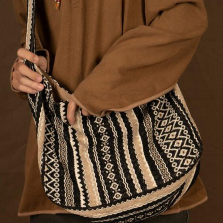 Gevlochten damesschoudertas met etnisch ontwerp in vintage stijl - Mariana