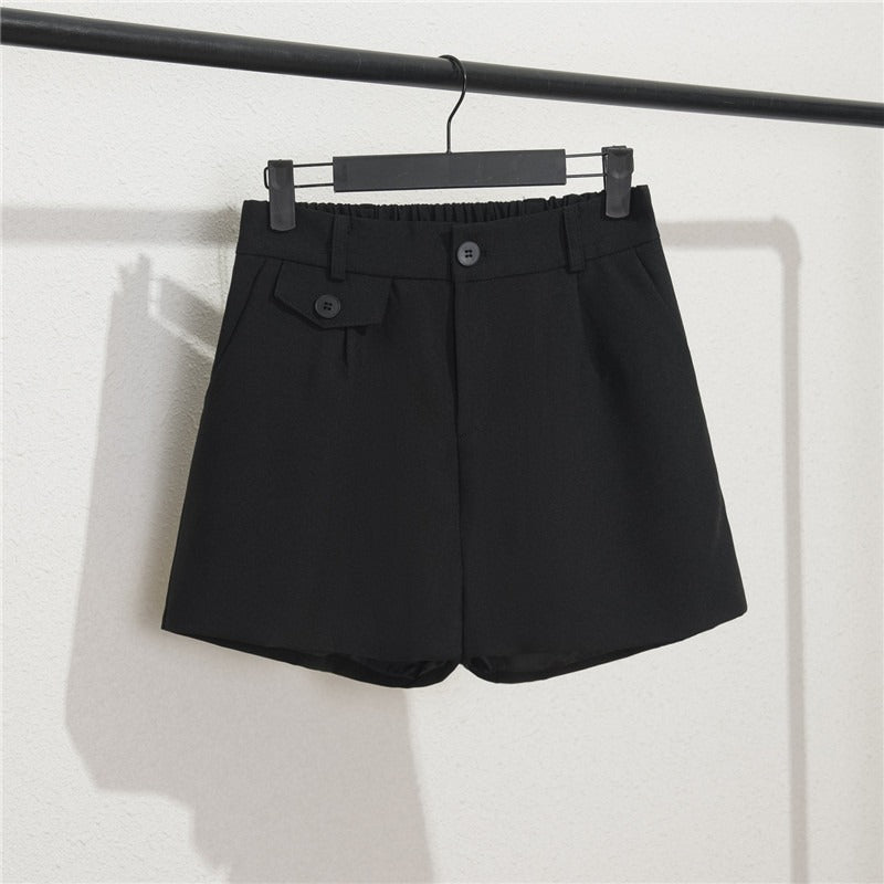 Damesshort met elastische taille en knoopdetail - Clara