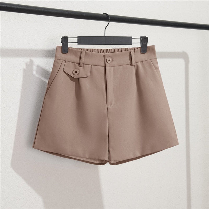Damesshort met elastische taille en knoopdetail - Clara