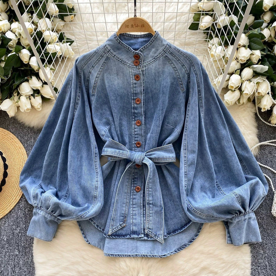 Damesblouse van denim met pofmouwen en ceintuur - Elara