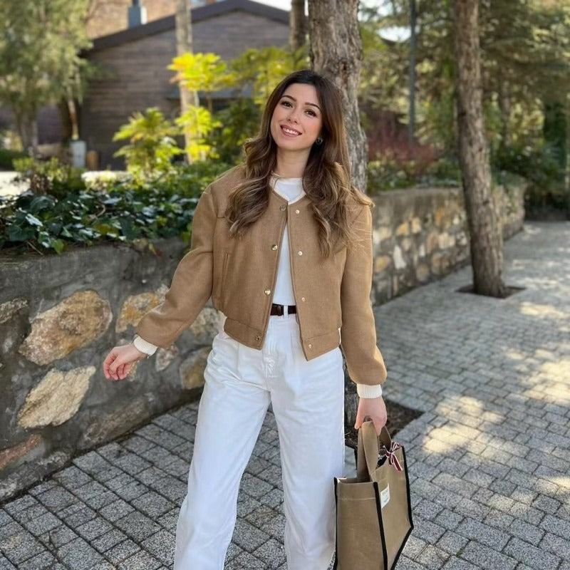 Kort damesjack met metalen knopen - Liora