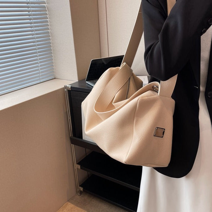 Damestas van synthetisch leer met grote inhoud en casual stijl - Andrea