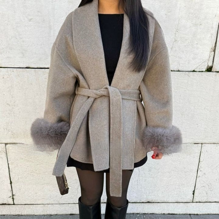 Wollen damesjas met wijde mouwen en teddyboorden - Carmela