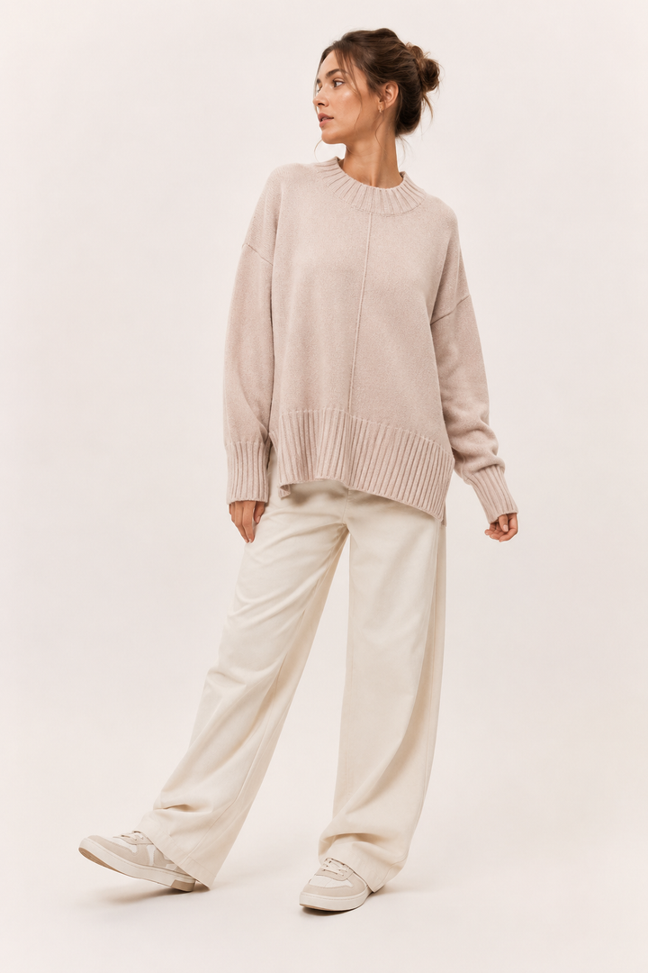 Oversized damestrui met korte hoge kraag en asymmetrische zoom - Greta