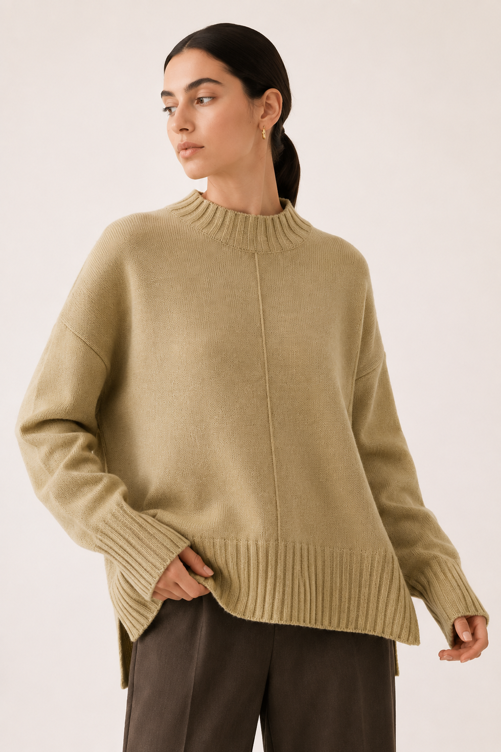 Oversized damestrui met korte hoge kraag en asymmetrische zoom - Greta