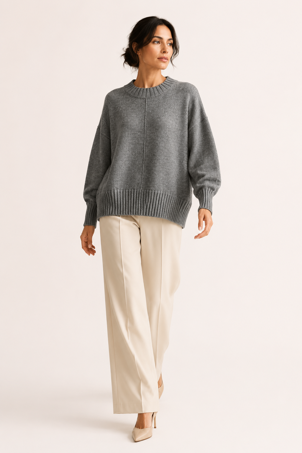 Oversized damestrui met korte hoge kraag en asymmetrische zoom - Greta