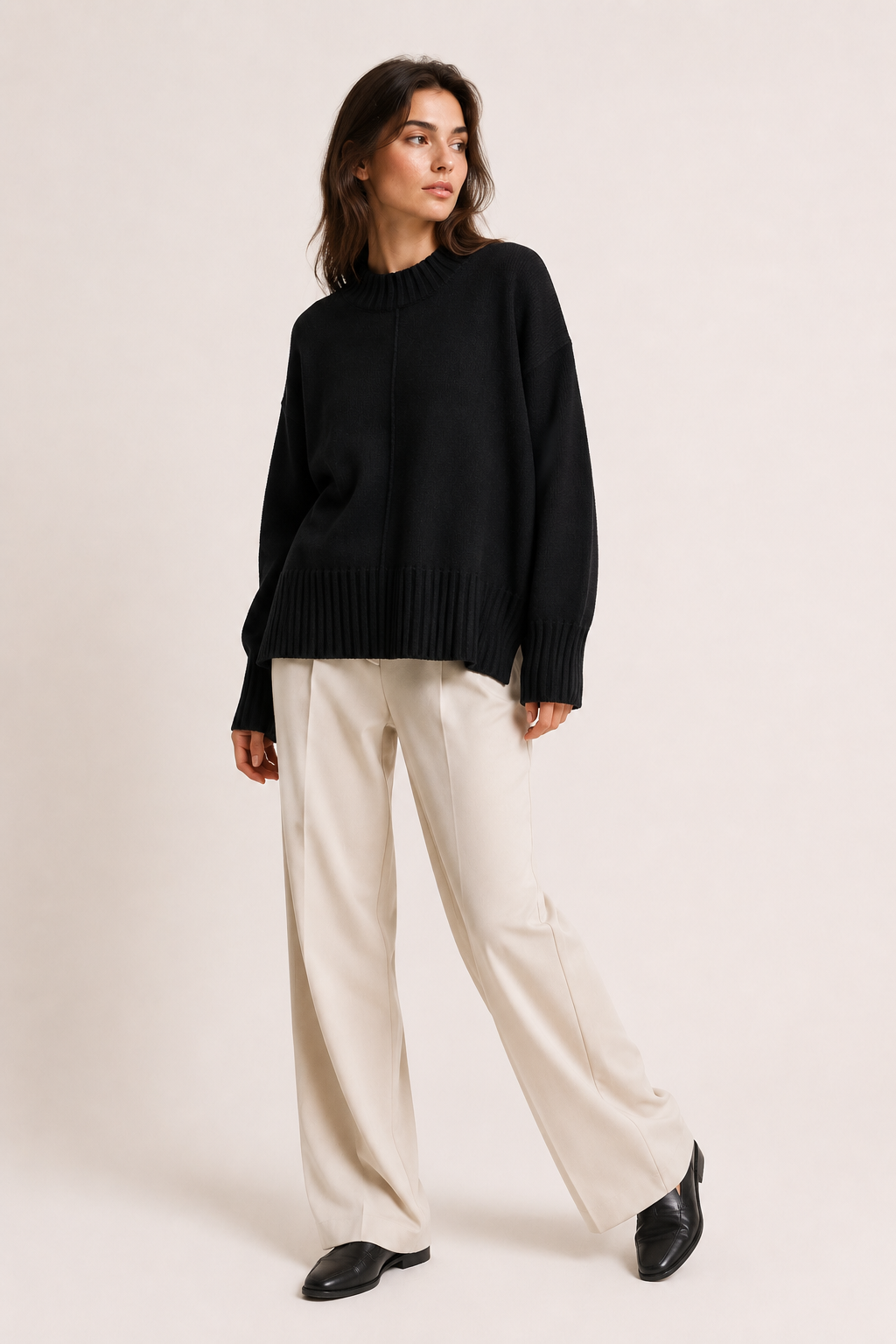 Oversized damestrui met korte hoge kraag en asymmetrische zoom - Greta