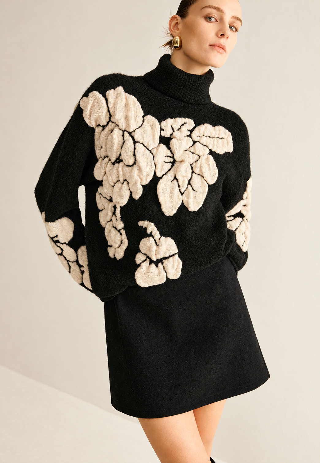 Ruime damestrui met hoge hals en bloemmotief in jacquard - Briseida