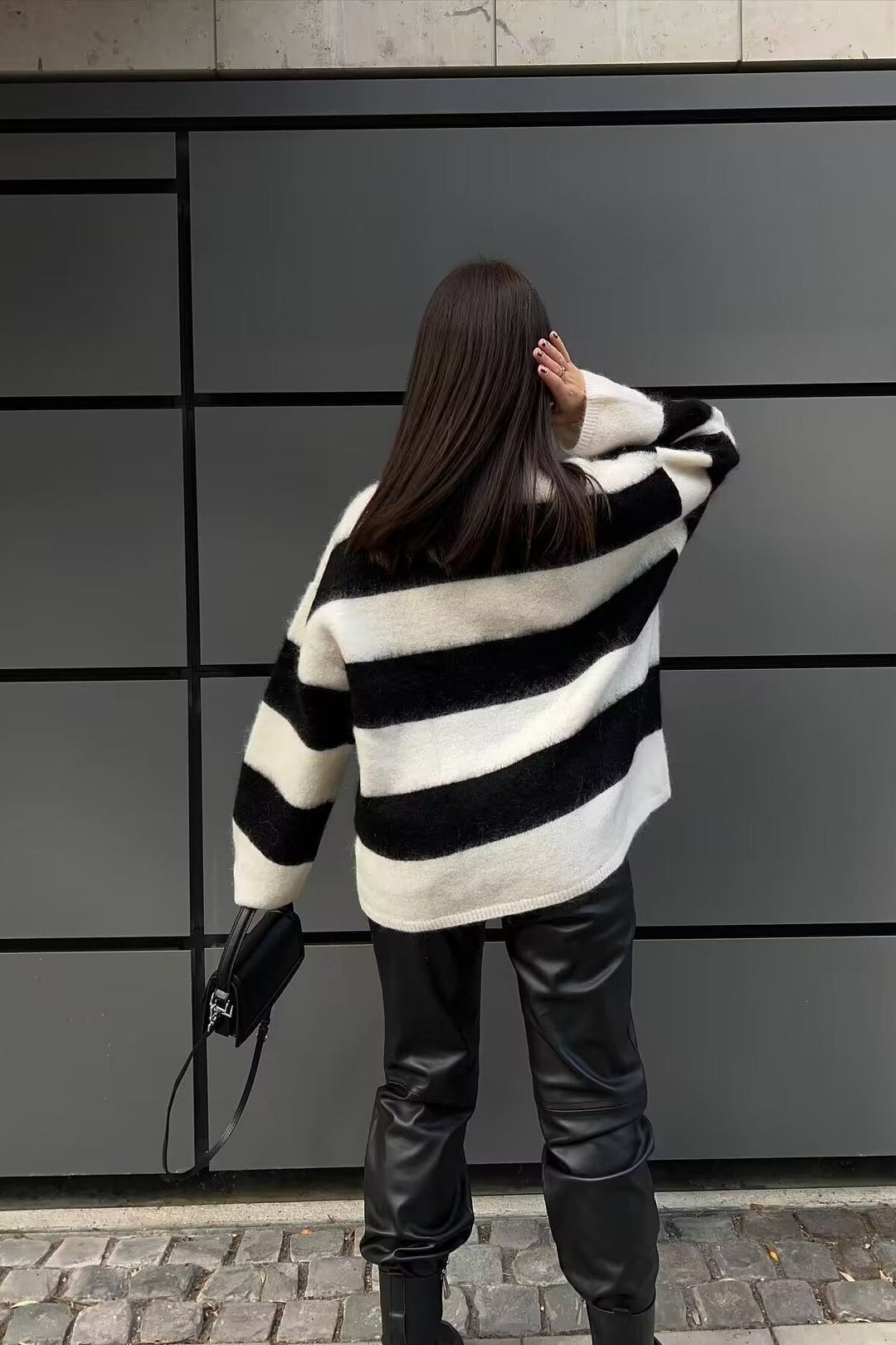 Oversized damessweater met ronde hals en afhangende schouders - Hanna