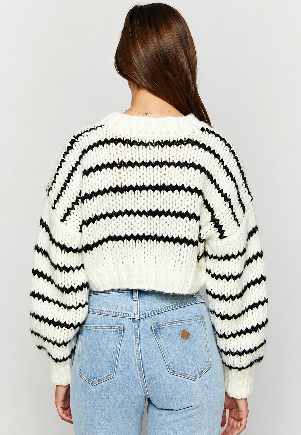 Oversized trui met grof breisel, wijde mouwen en ronde hals - Ovacona