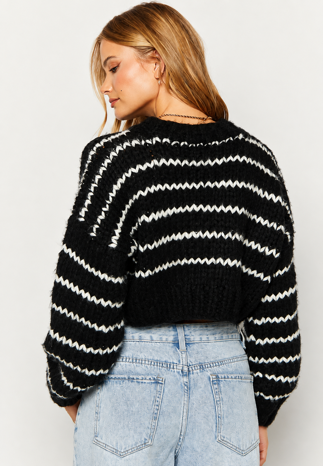 Oversized trui met grof breisel, wijde mouwen en ronde hals - Ovacona