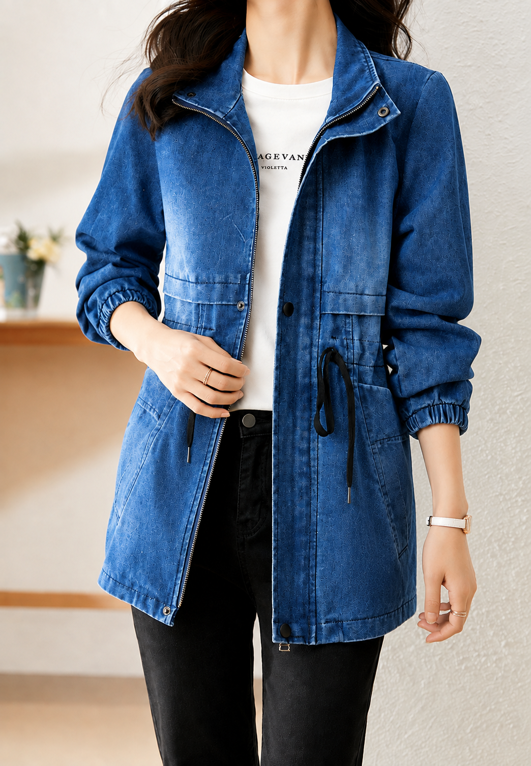 Damesparka van denim met verstelbare taille en voorzakken - Svea