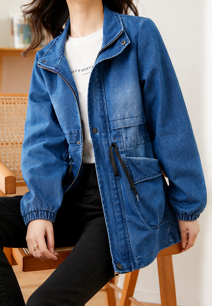 Damesparka van denim met verstelbare taille en voorzakken - Svea