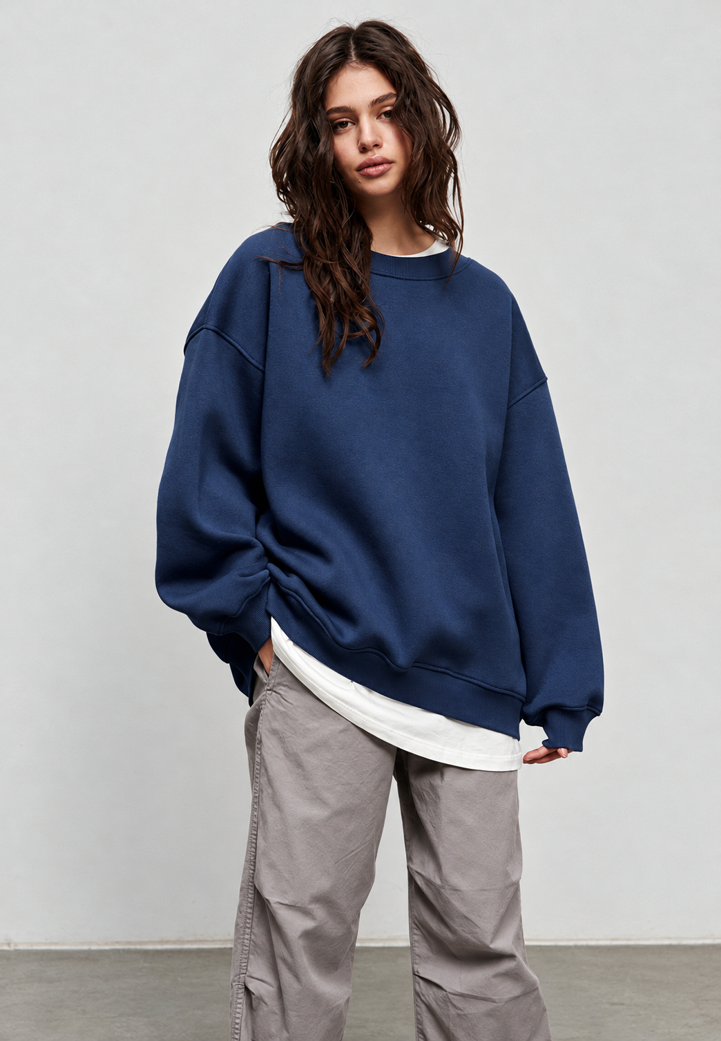 Oversized damessweater met ronde hals en afhangende schouders - Dagny