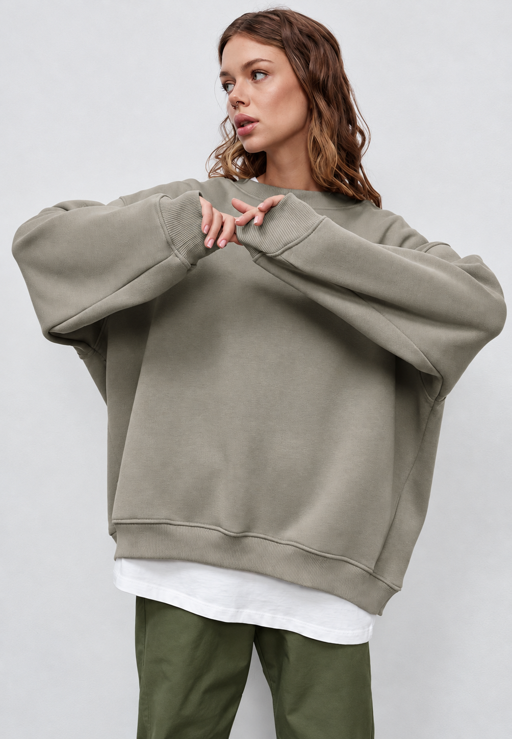 Oversized damessweater met ronde hals en afhangende schouders - Dagny