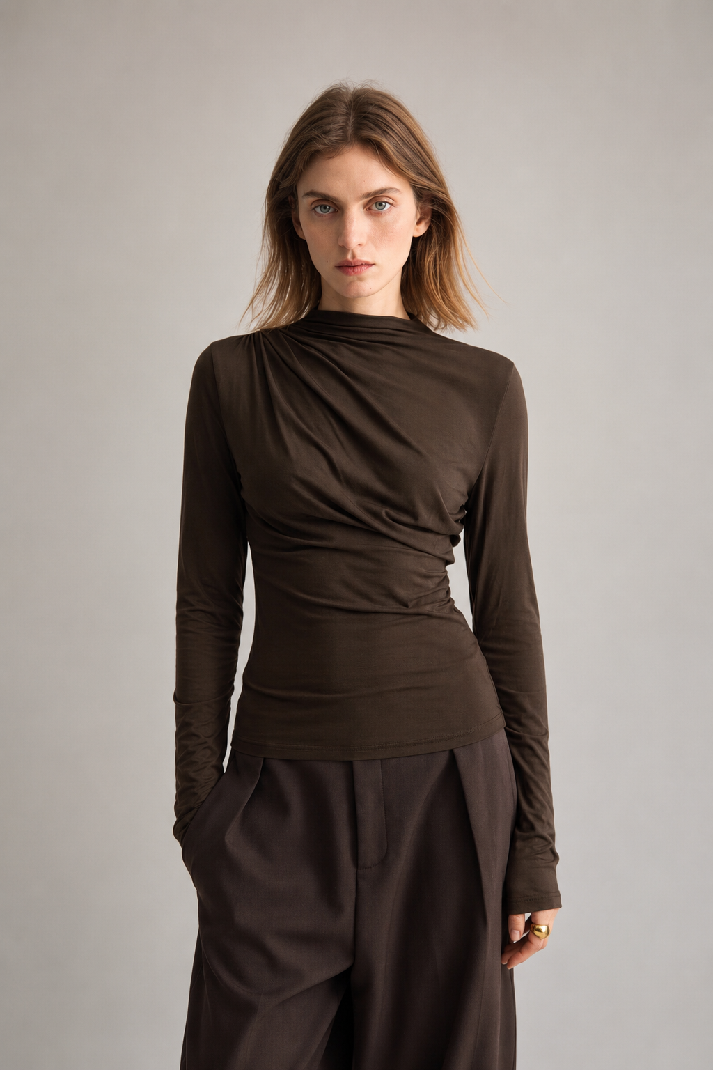 Dames-top met asymmetrische gedrapeerde halslijn en lange mouwen - Ronja