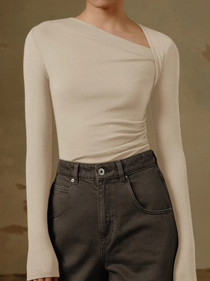 Dames-top met lange mouwen, asymmetrische halslijn en getailleerd model - Marit