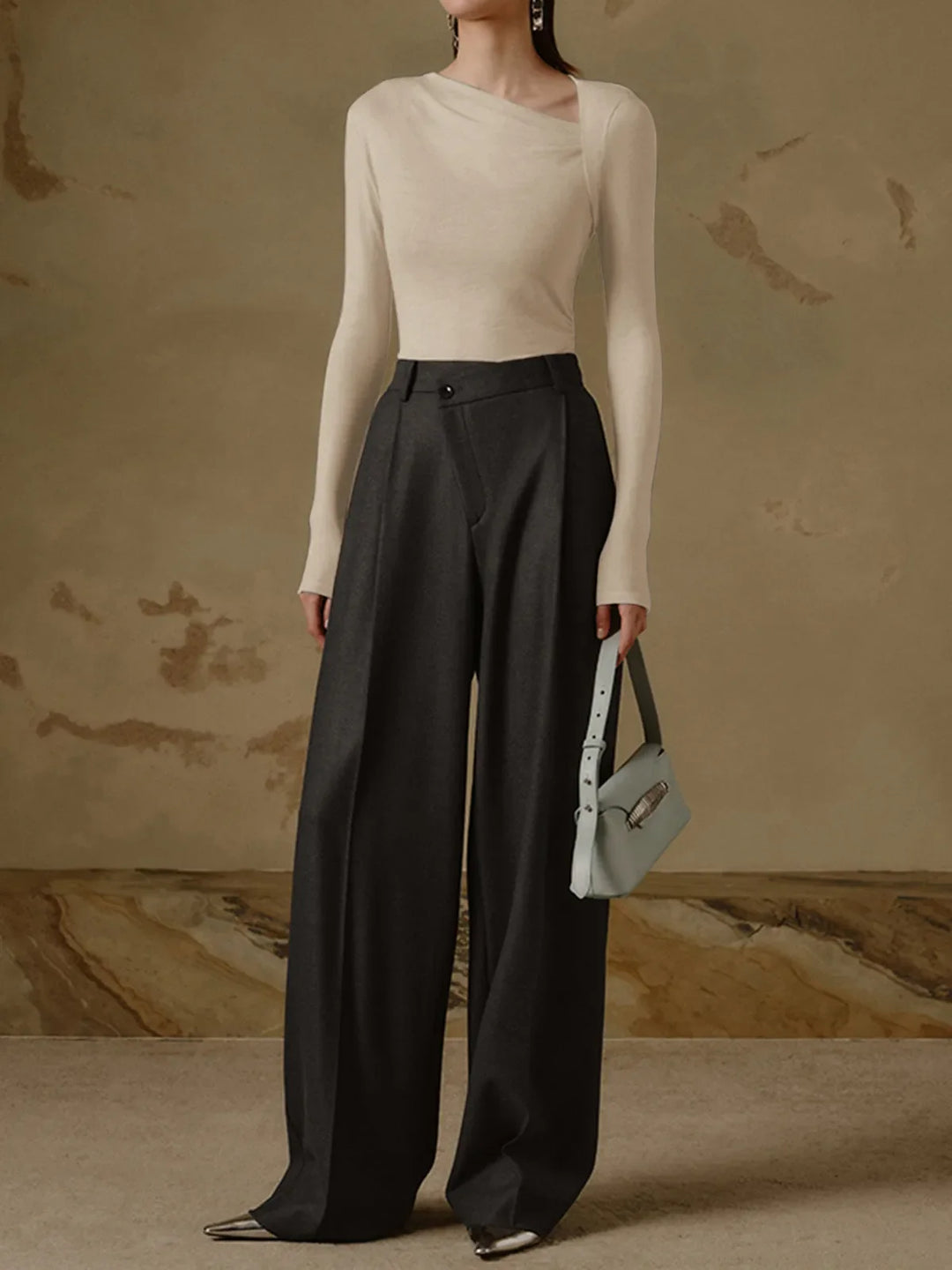 Dames-top met lange mouwen, asymmetrische halslijn en getailleerd model - Marit