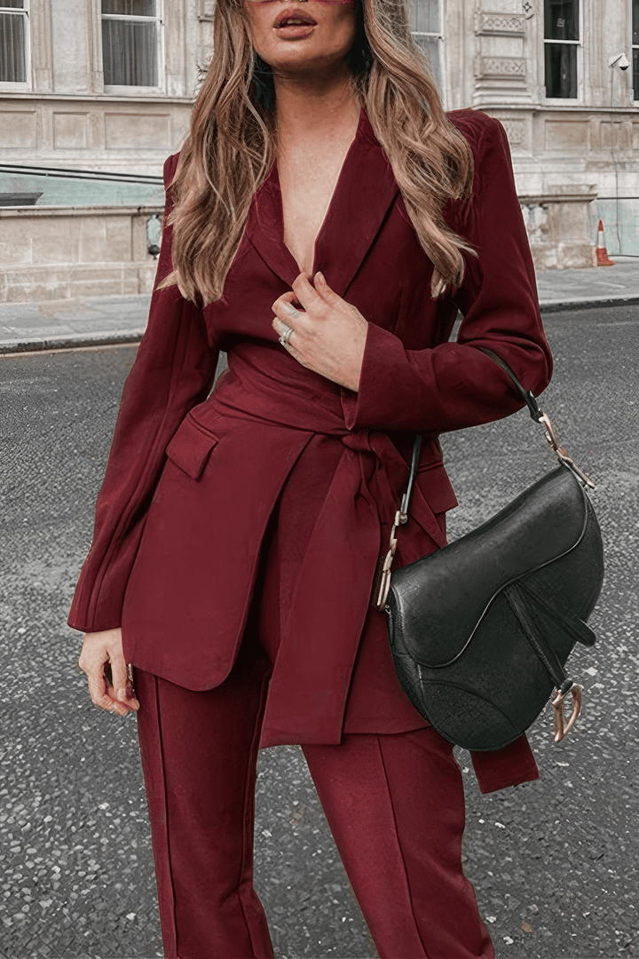 Tweedelig damespak met blazer met riem en rechte broek - Camilla