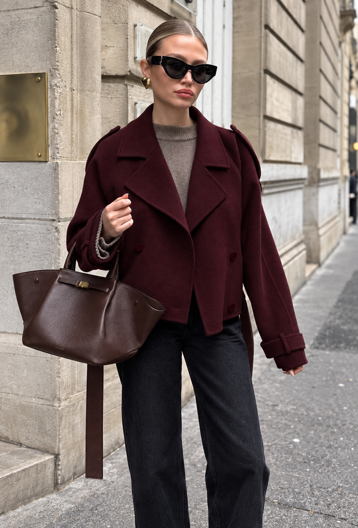 Korte trenchcoat voor dames met dubbele knoopsluiting en riem - Élise