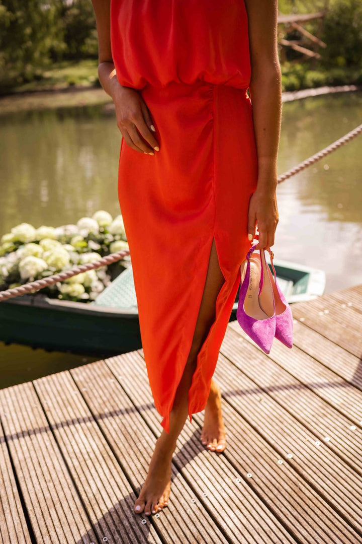 Elegante midi-jurk met halterhals en gedrapeerde pasvorm - Killy