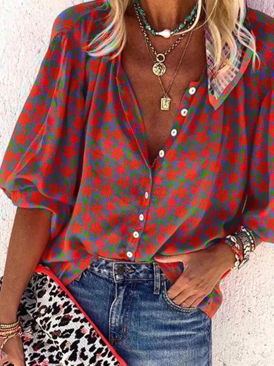 Pia - Bloemenblouse met vintage knopen